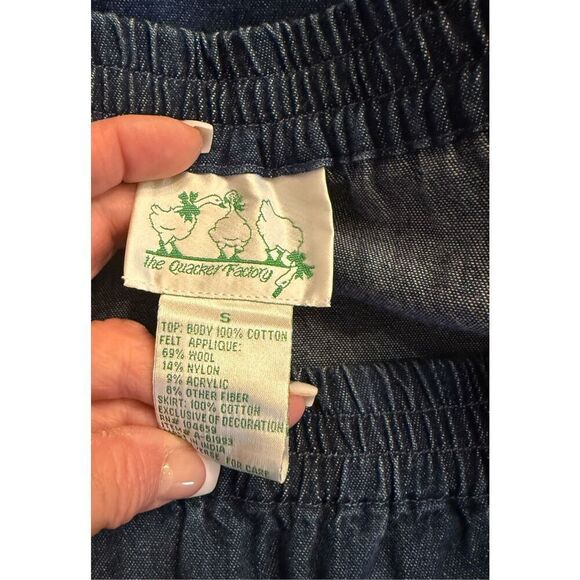 Quacker Factory Denim/Chambray 2-Pc Skirt & Top Holiday Snowman Set Sz. S - Picture 14 of 14